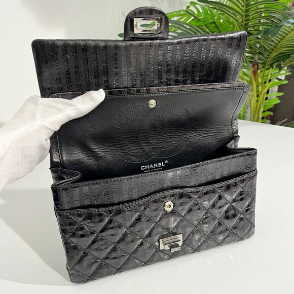 Chanel Black Striped Calfskin 2.55 Reissue 226 Double Flap Bag - Picture 9 of 15